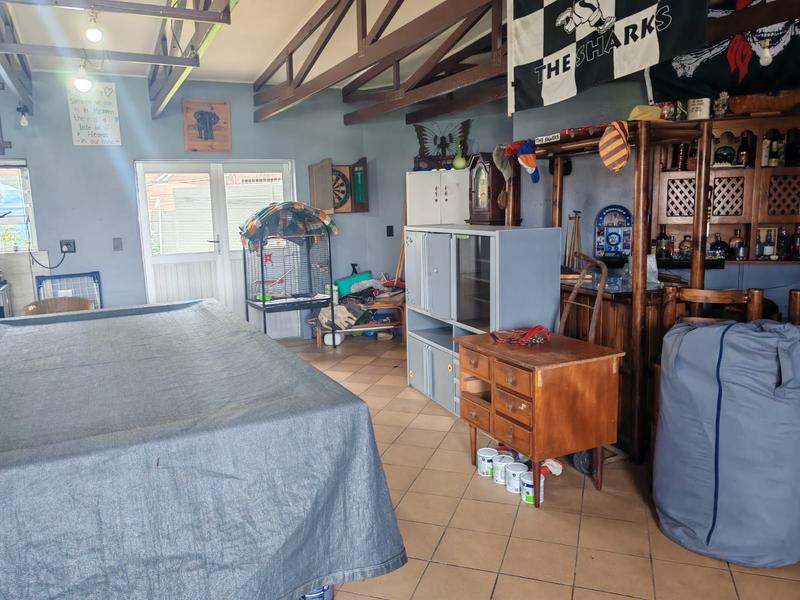 6 Bedroom Property for Sale in Sandbaai Western Cape